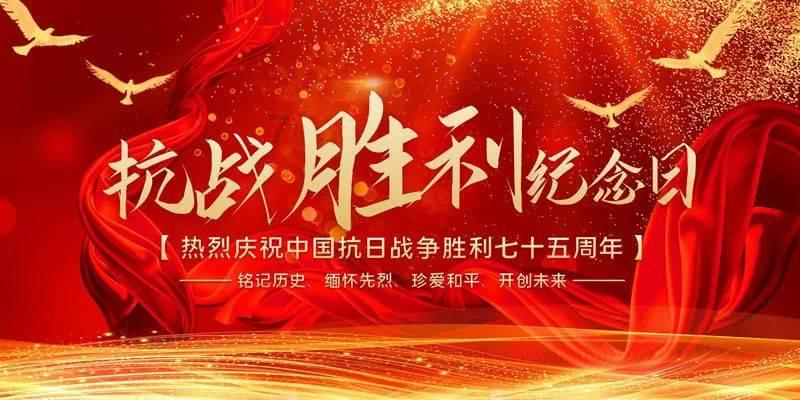 黑色连衣裙显得人既成熟稳重又有气质，这样子的穿搭风格你会喜欢吗？